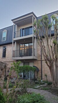 2425 Underwood St photo'