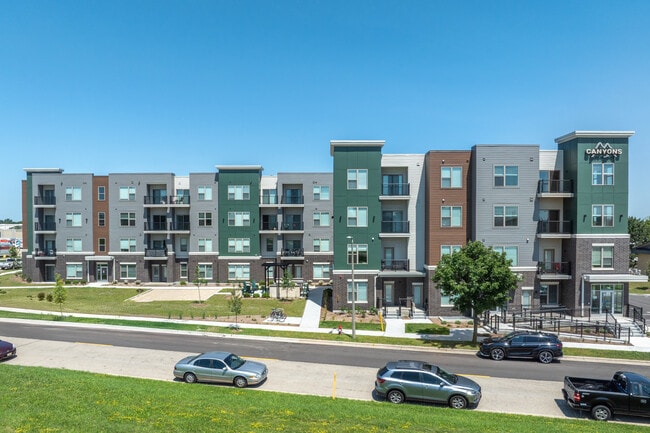The Canyons in Madison, WI - Foto de edificio - Building Photo
