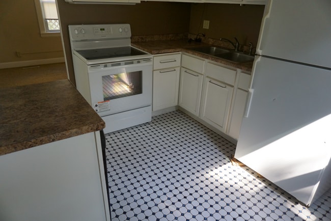 939 Weeks Ave SE in Minneapolis, MN - Building Photo - Building Photo