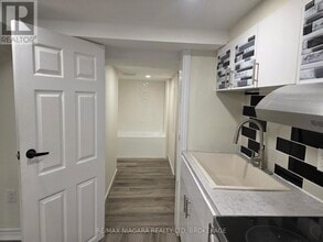 12 Nickel St in Port Colborne, ON - Building Photo - Building Photo