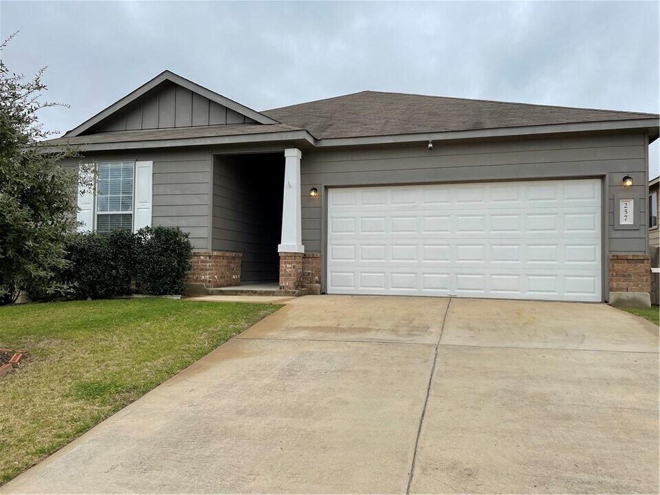 257 Pigeonberry Pass in Buda, TX - Building Photo