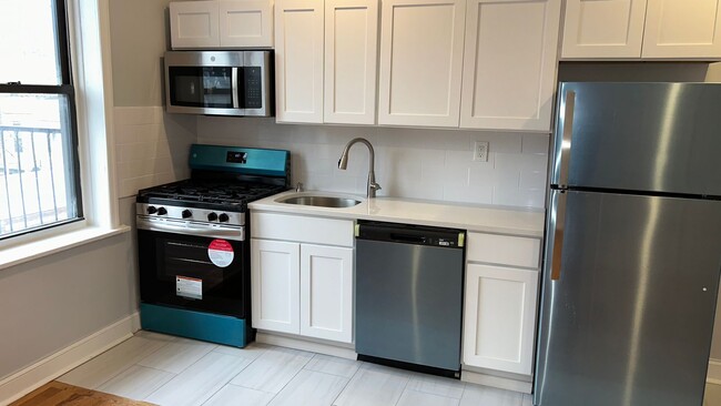 930-Berkeley Manor, LLC