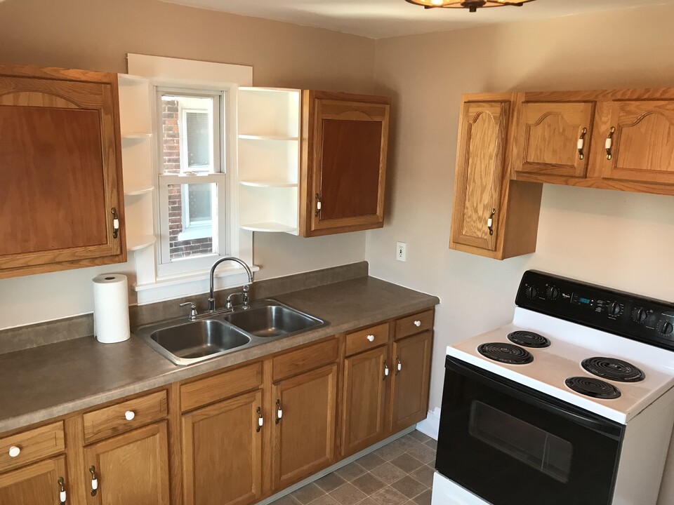 341 Juniper St in Quakertown, PA - Building Photo