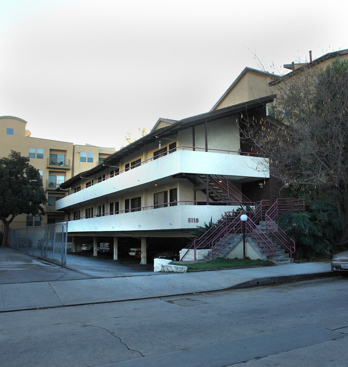 5118 Klump Ave in North Hollywood, CA - Foto de edificio