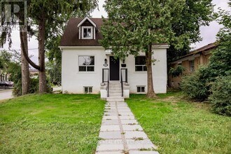 129 Major Mackenzie Dr E in Richmond Hill, ON - Building Photo - Building Photo