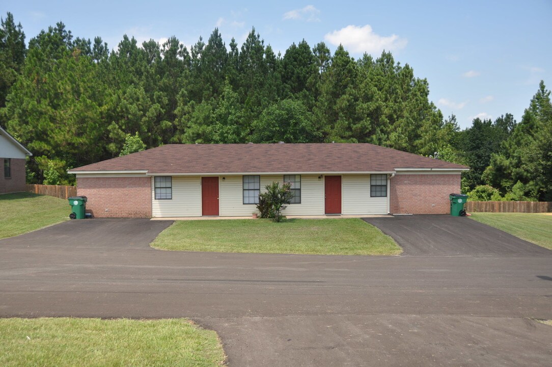 Willowbrook Apartments in Overton, TX - Building Photo