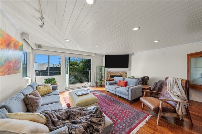 760 Manhattan Beach Blvd in Manhattan Beach, CA - Building Photo - Building Photo