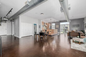 277 N Broadway in Denver, CO - Foto de edificio - Building Photo