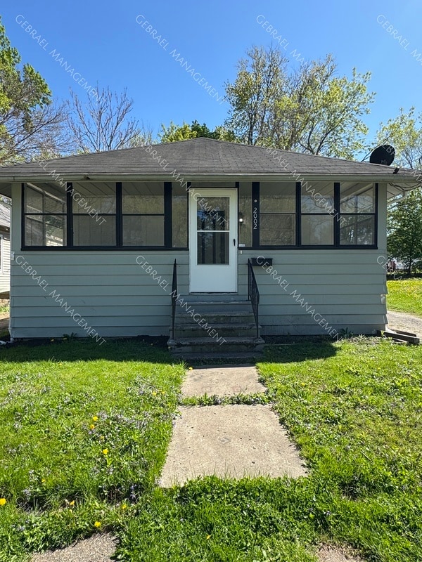 property at 2002 Kentucky Ave