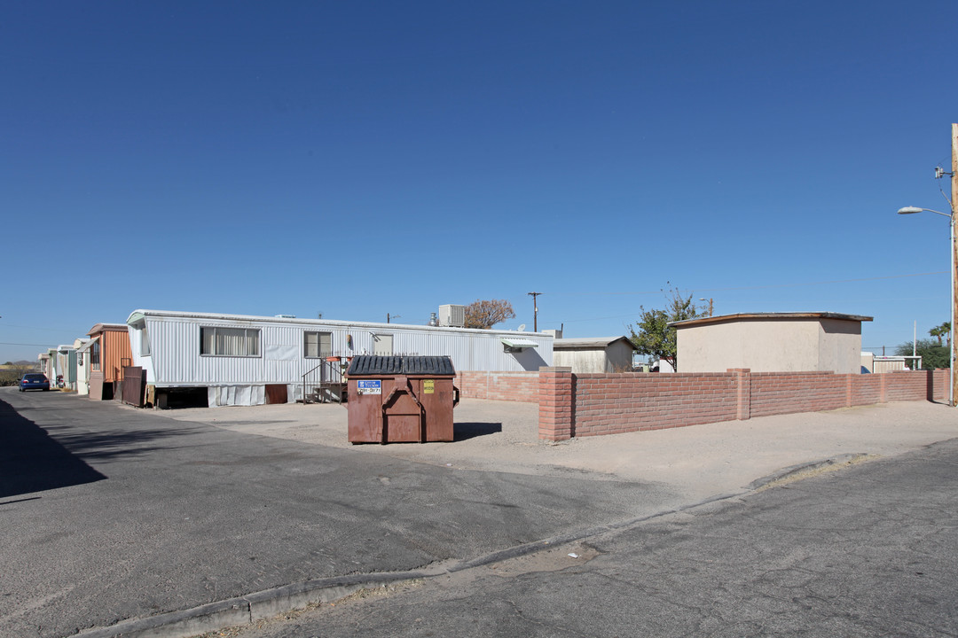 Southland Mobile Home Park in Tucson, AZ - Building Photo