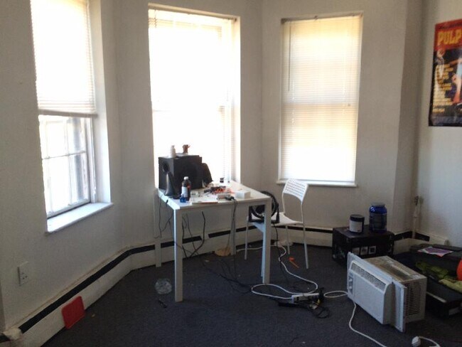 81 S Huntington Ave in Boston, MA - Building Photo - Building Photo