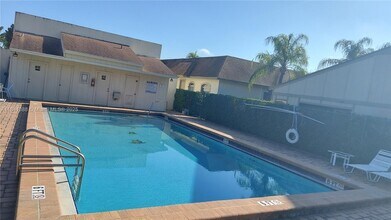 11975 Sturbridge Ln in Wellington, FL - Building Photo - Building Photo
