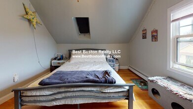 38 Sterling St, Unit 2 in Somerville, MA - Building Photo - Building Photo