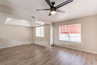 4389 S Potter Dr in Tempe, AZ - Foto de edificio - Building Photo