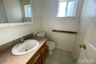 7 Magnolia Ave in South San Francisco, CA - Building Photo - Building Photo