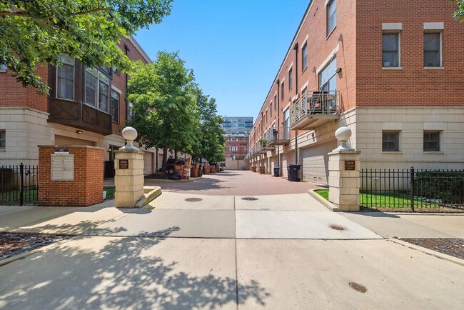 property at 2008 S Calumet Ave