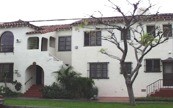 1100 S Bedford in Los Angeles, CA - Building Photo