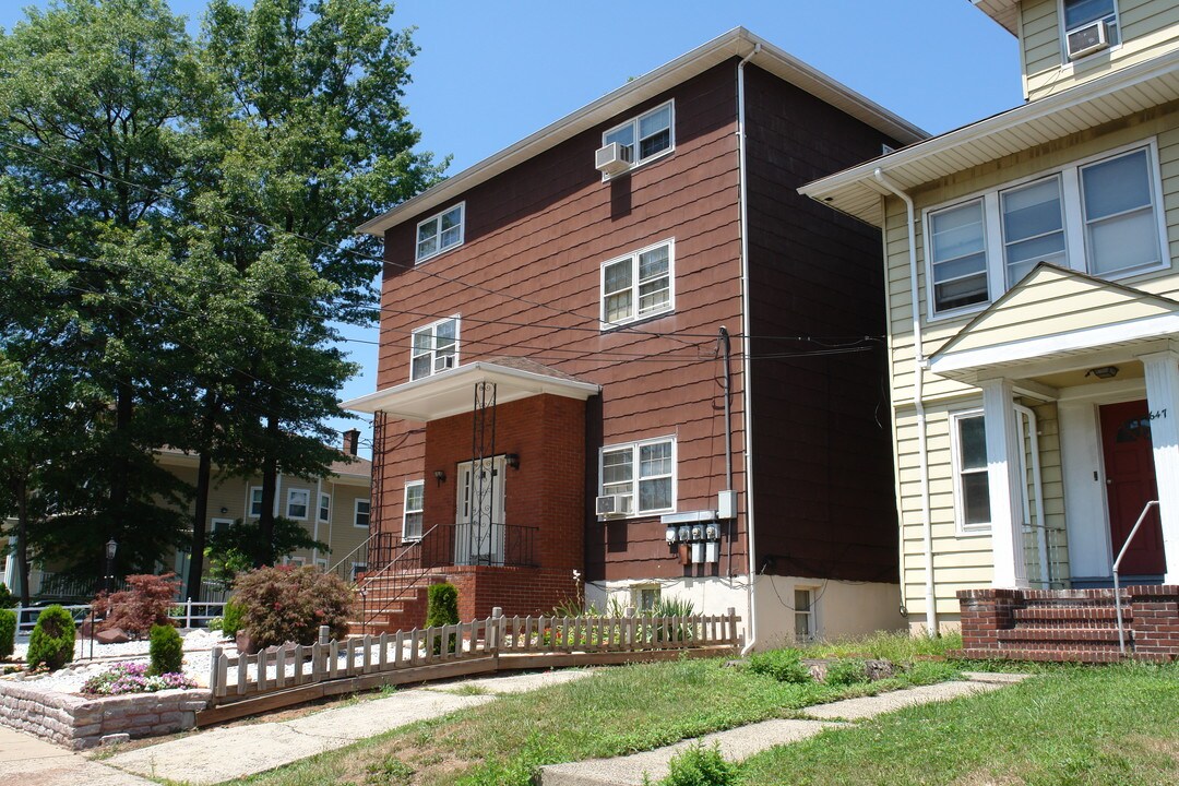 651 Westfield Ave in Elizabeth, NJ - Building Photo