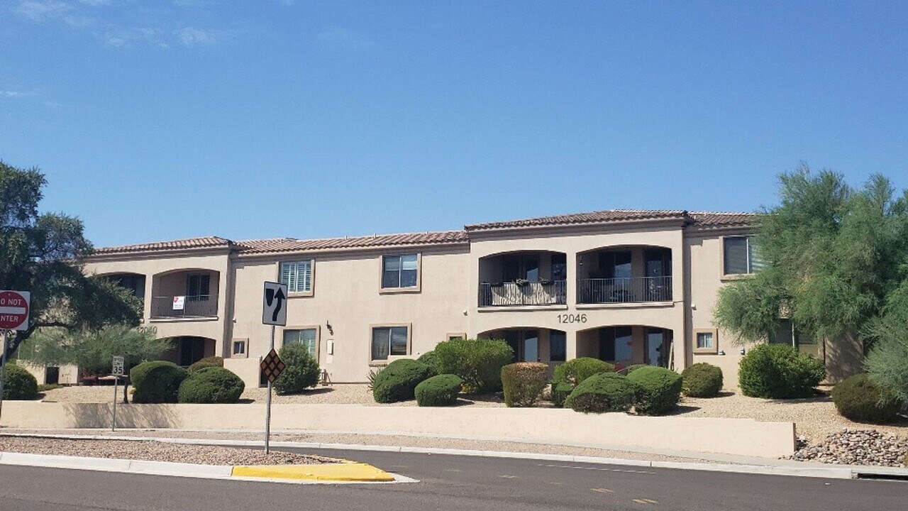 12046 N Saguaro Blvd-Unit -105 in Fountain Hills, AZ - Building Photo