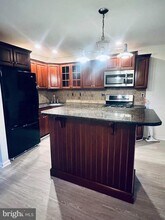 747 Seawall Rd in Essex, MD - Foto de edificio - Building Photo