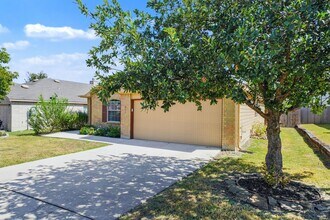 233 Willow Crest in Cibolo, TX - Building Photo - Building Photo