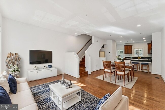 4410 Longfellow St in Hyattsville, MD - Foto de edificio - Building Photo