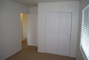 272-276 El Medio St in Ventura, CA - Building Photo