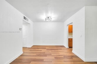 610 NE 123rd St in North Miami, FL - Building Photo - Building Photo