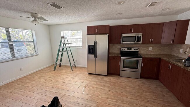 3381 NW 75th Terrace in Lauderhill, FL - Building Photo - Building Photo
