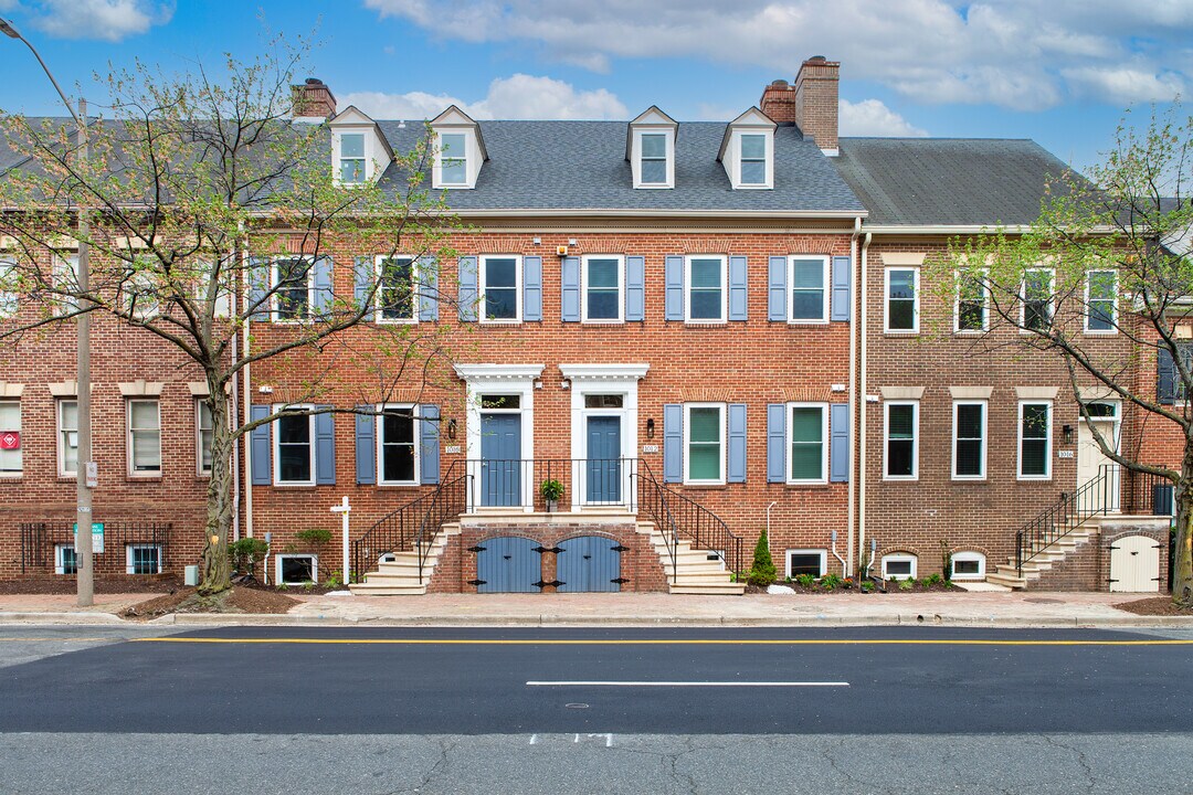 1012 Duke St in Alexandria, VA - Building Photo