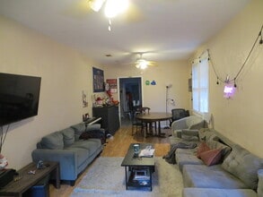 6321 S Prieur St in New Orleans, LA - Foto de edificio - Building Photo