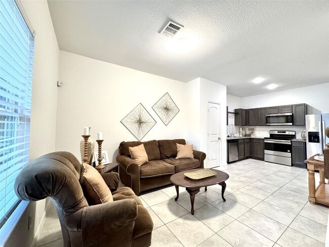 16686 E Hammon in Montgomery, TX - Foto de edificio - Building Photo