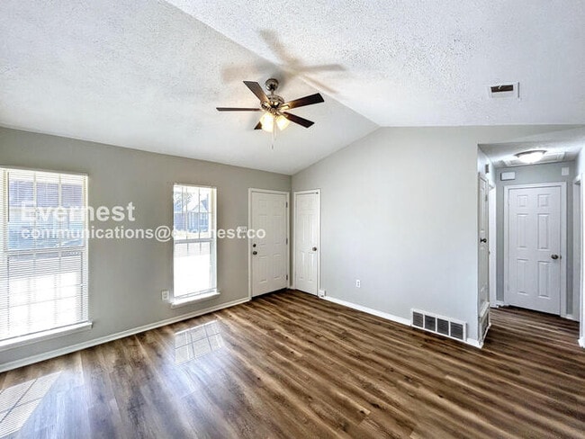 3400 Laurelwood Dr in Horn Lake, MS - Foto de edificio - Building Photo