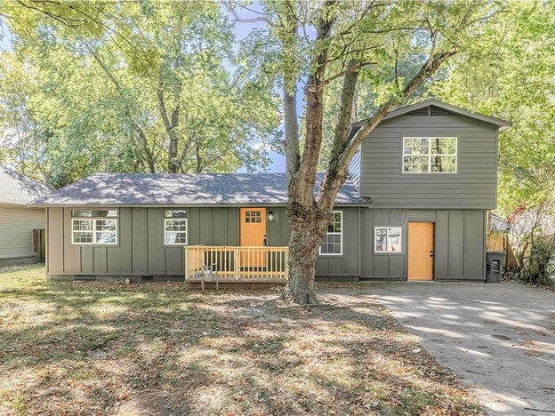 property at 1363 W Hendrix St