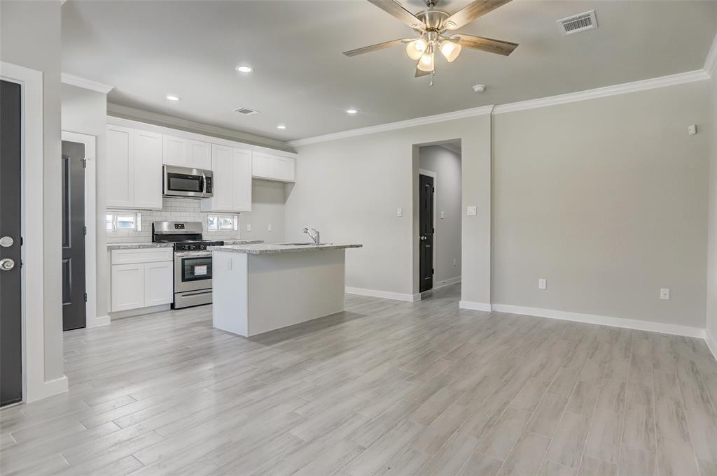 7919 Bowen St in Houston, TX - Building Photo