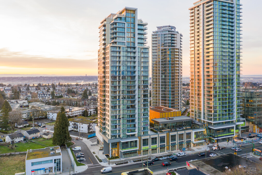 King's Crossing Three in Burnaby, BC - Building Photo