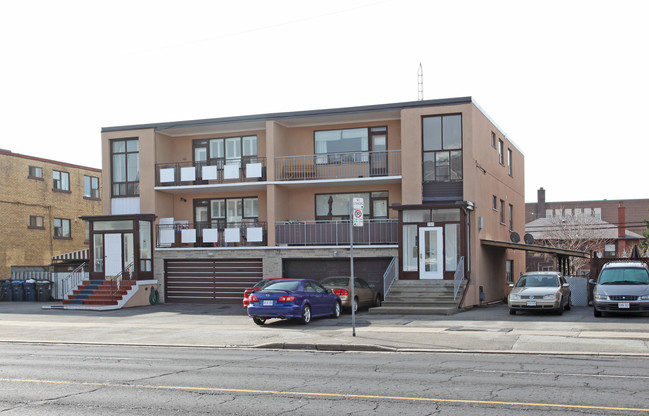 755-757 Lawrence Ave in Toronto, ON - Building Photo - Primary Photo