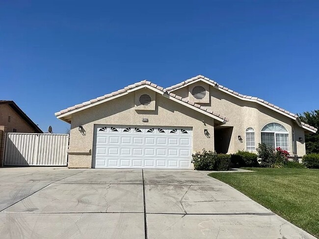 property at 18120 Lakeview Dr
