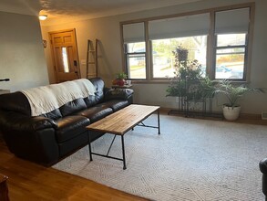 2674 Matilda St in Roseville, MN - Foto de edificio - Building Photo