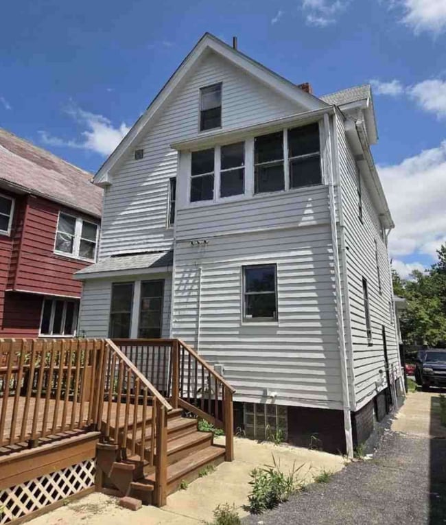 1486 E 134th St in East Cleveland, OH - Building Photo - Building Photo