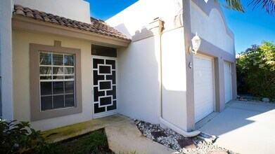 9110 Fairbanks Ln in Boca Raton, FL - Foto de edificio - Building Photo
