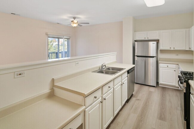 1137 Mt Vernon Dr in Grayslake, IL - Building Photo - Building Photo