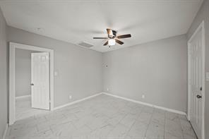 2002 Mustang Rd in Alvin, TX - Building Photo - Building Photo