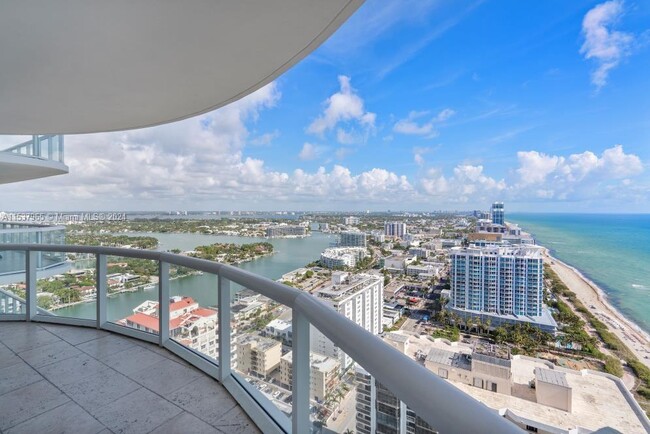 6365 Collins Ave, Unit 3309 in Miami, FL - Building Photo - Building Photo