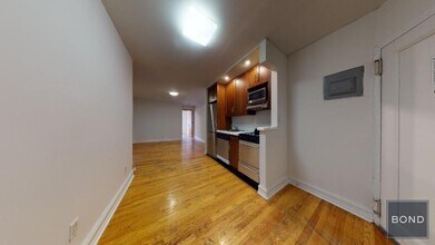 217 E 84th St in New York, NY - Building Photo - Building Photo