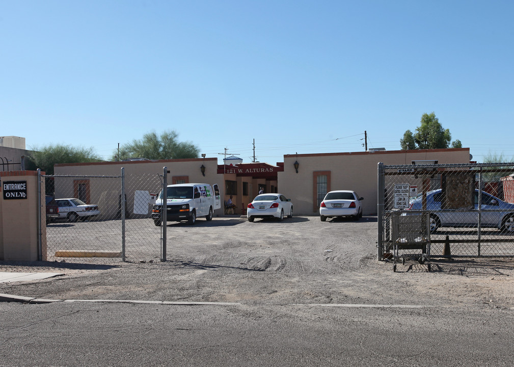 121 W Alturas St in Tucson, AZ - Building Photo