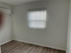 21828 Virginia Dr in Astor, FL - Building Photo - Building Photo