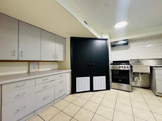 16 Briarwood Rd in Jersey City, NJ - Building Photo - Building Photo