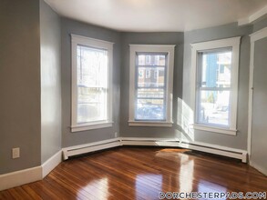 40 Kingsdale St in Boston, MA - Building Photo - Building Photo