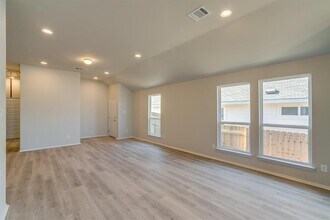 5616 Respinto Dr in Austin, TX - Building Photo - Building Photo
